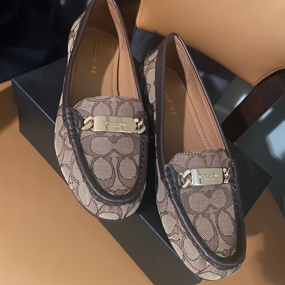 Coach flats